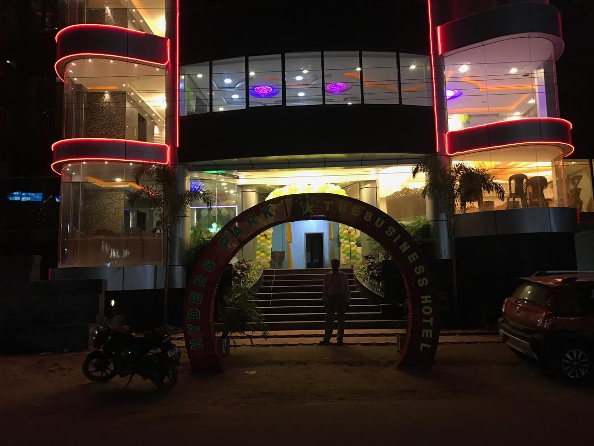 Hyders Park The Business Hotel Thanjavur Esterno foto