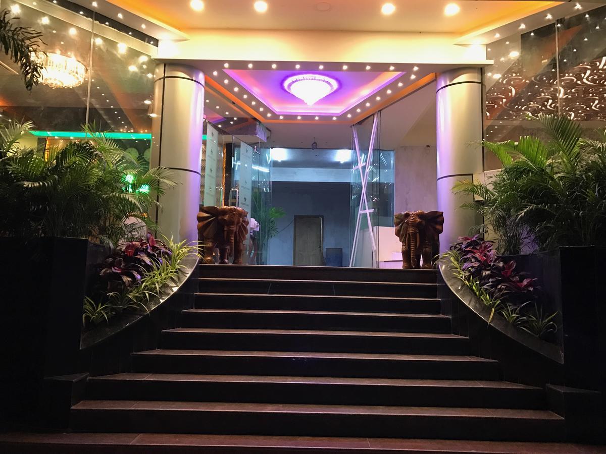 Hyders Park The Business Hotel Thanjavur Esterno foto