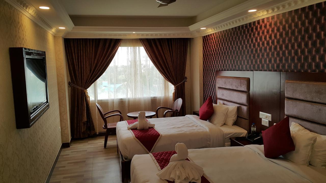 Hyders Park The Business Hotel Thanjavur Esterno foto