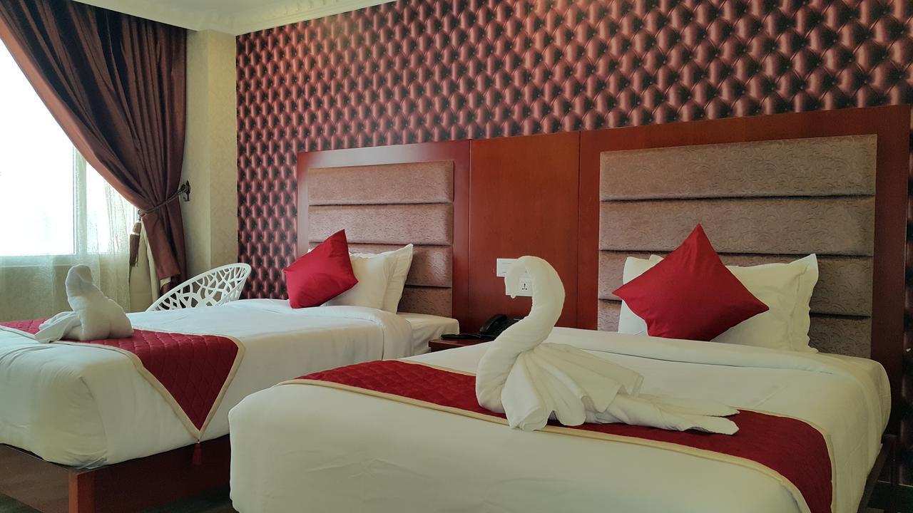 Hyders Park The Business Hotel Thanjavur Esterno foto