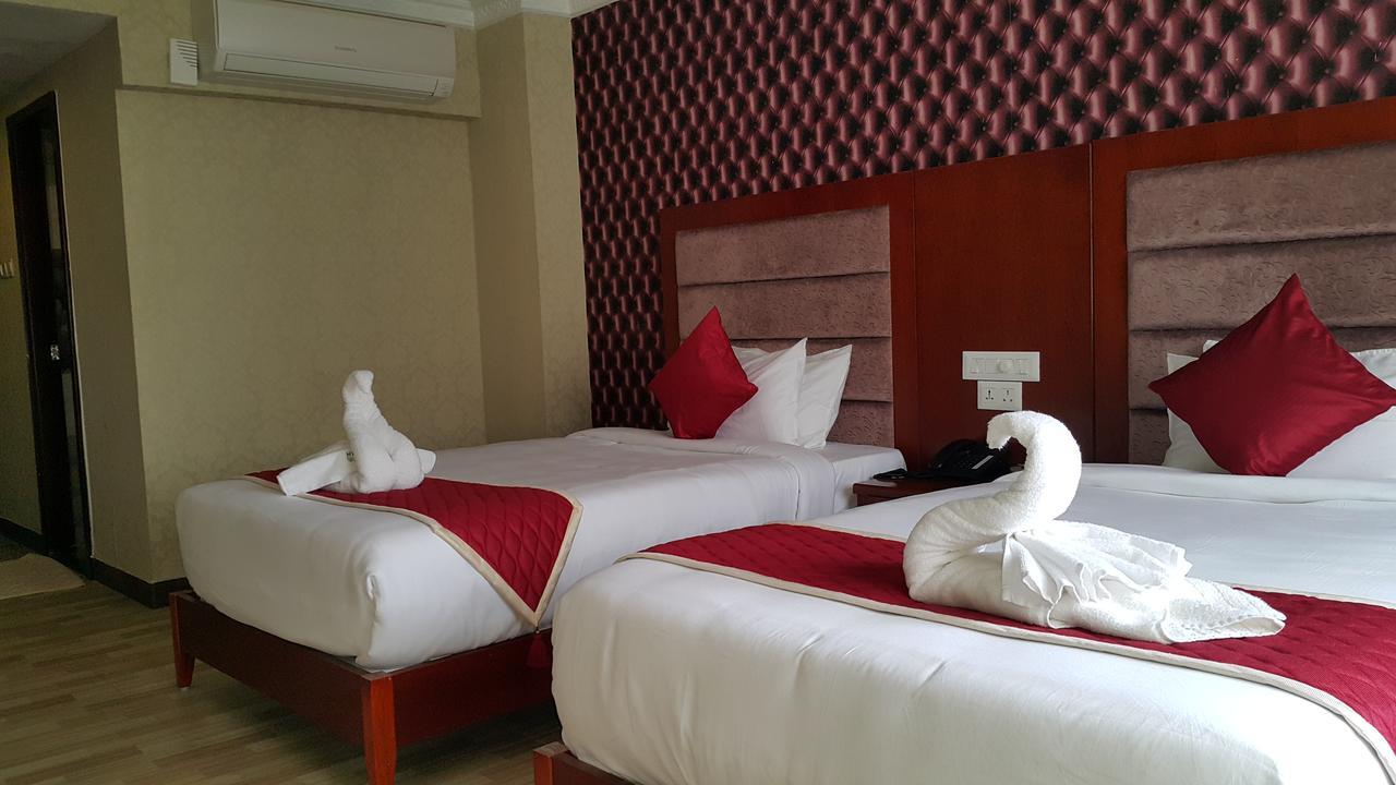 Hyders Park The Business Hotel Thanjavur Esterno foto